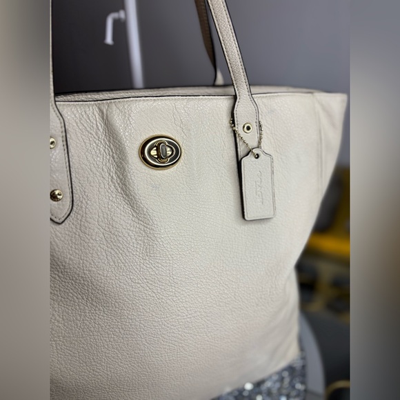 Coach 2017 Pebble Leather Town Tote in the color Chalk EUC - Picture 3 of 16